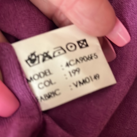 Valentino Fuscia Cashmere sleeveless sweater top with pearl buttons Size 42/6 - Picture 5 of 8